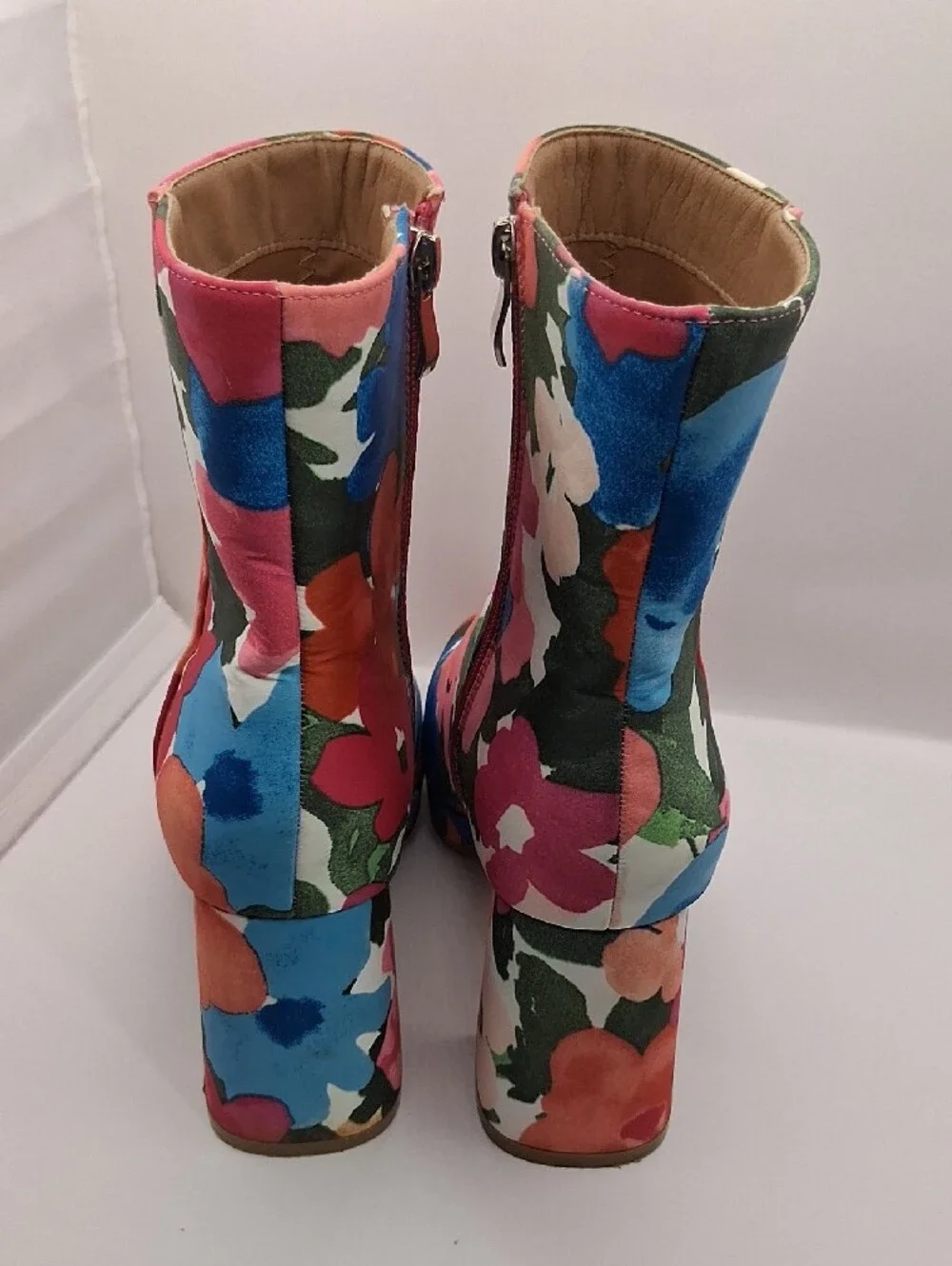 Corkys bold floral